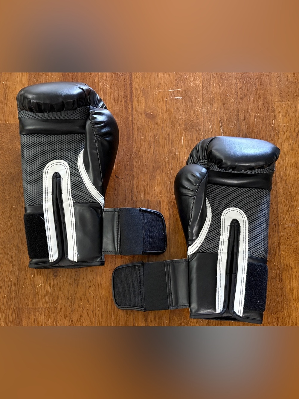 Everlast Training Boxing Sparring Gloves 14oz Black/Gray- Excellent Condition - Picture 6 of 9